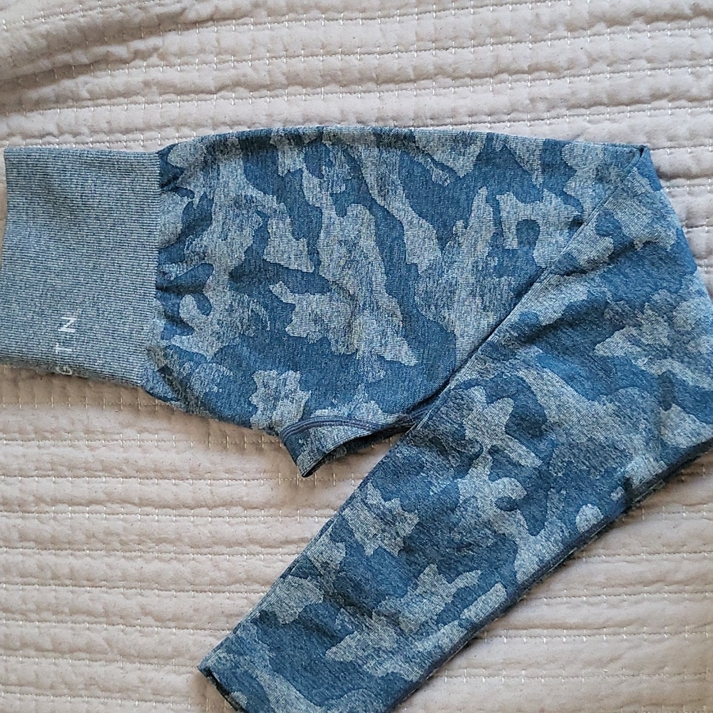 Nvgtn leggings xs used once